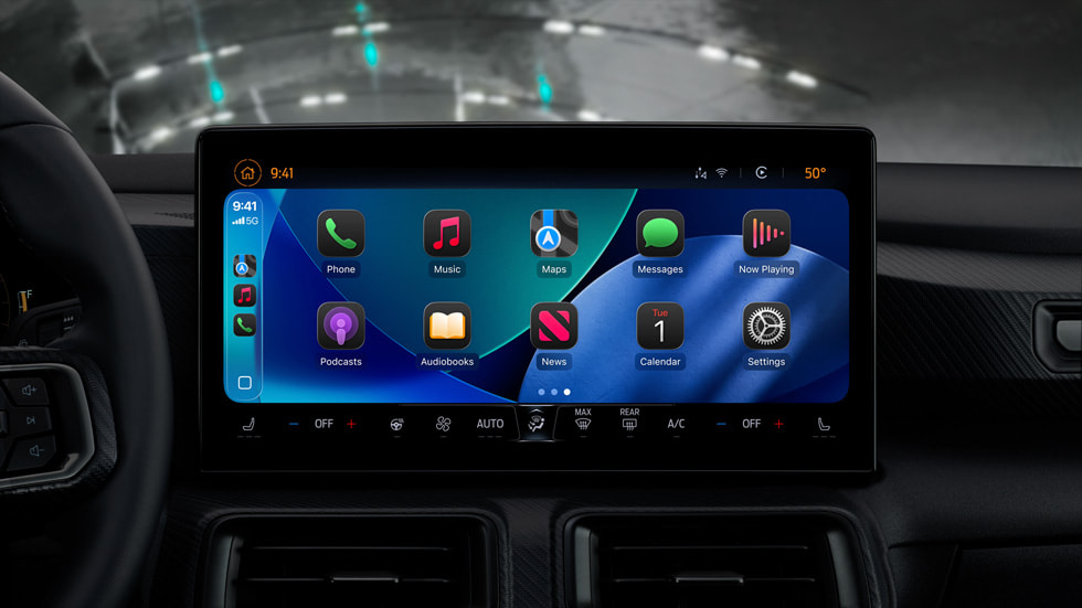 Apple-WWDC25-iOS-26-CarPlay-Dark-mode-250609_big.jpg.large